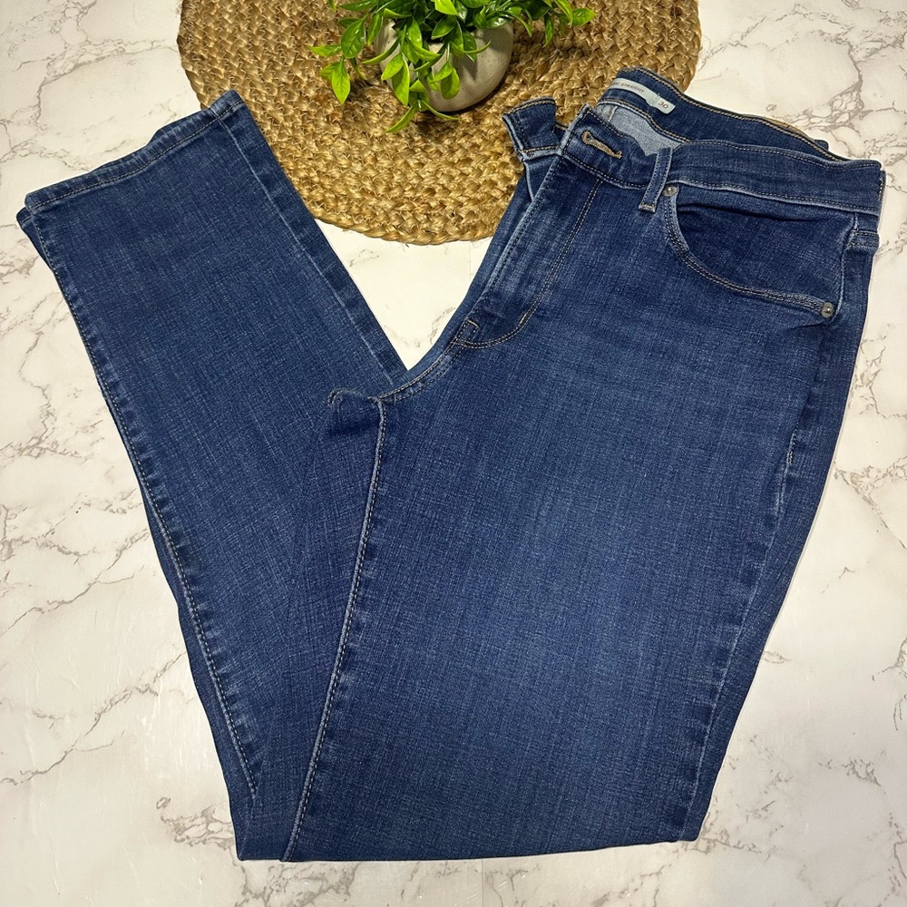 Women’s Levi’s Jeans